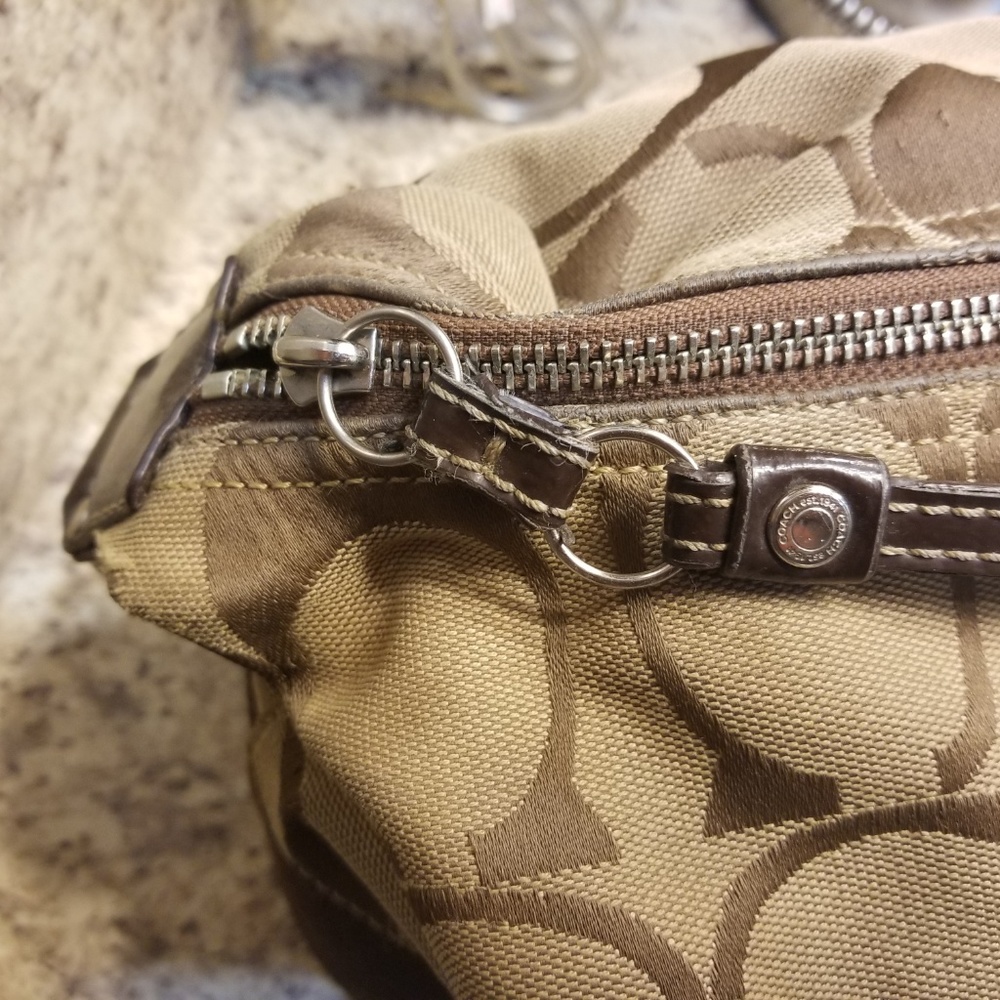 Coach Handbag - Picture 3 of 8